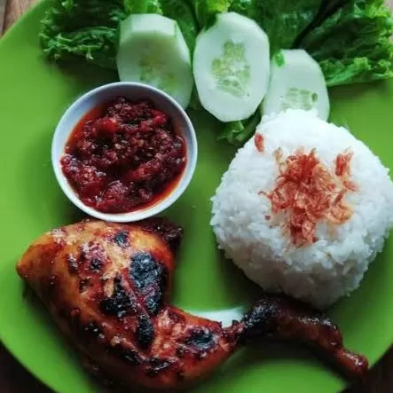 Nasi Ayam Bakar Lalapan